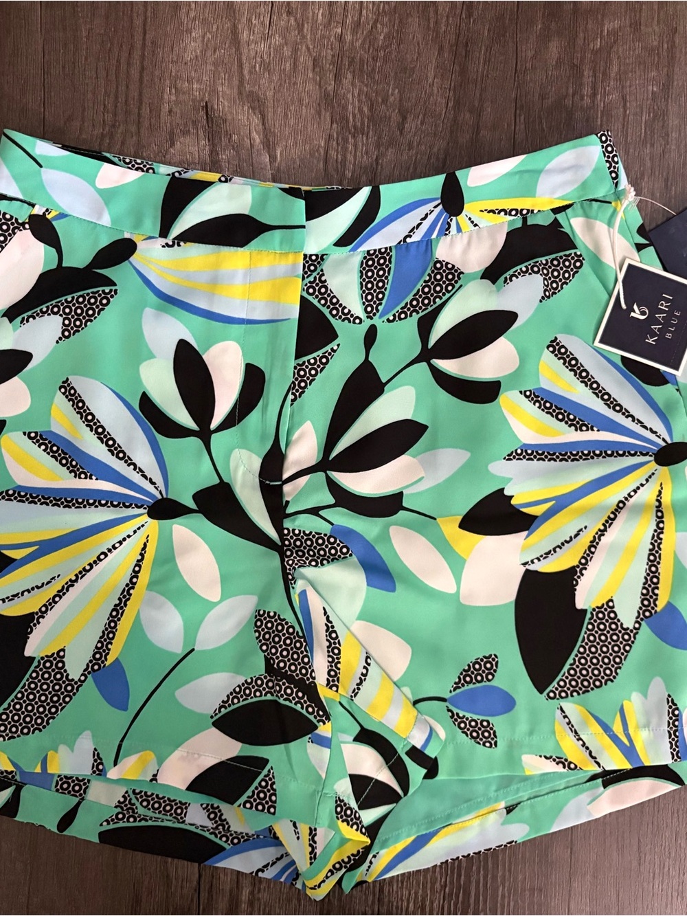 Kaari Blue Mint Floral Print Women's Shorts-NWT